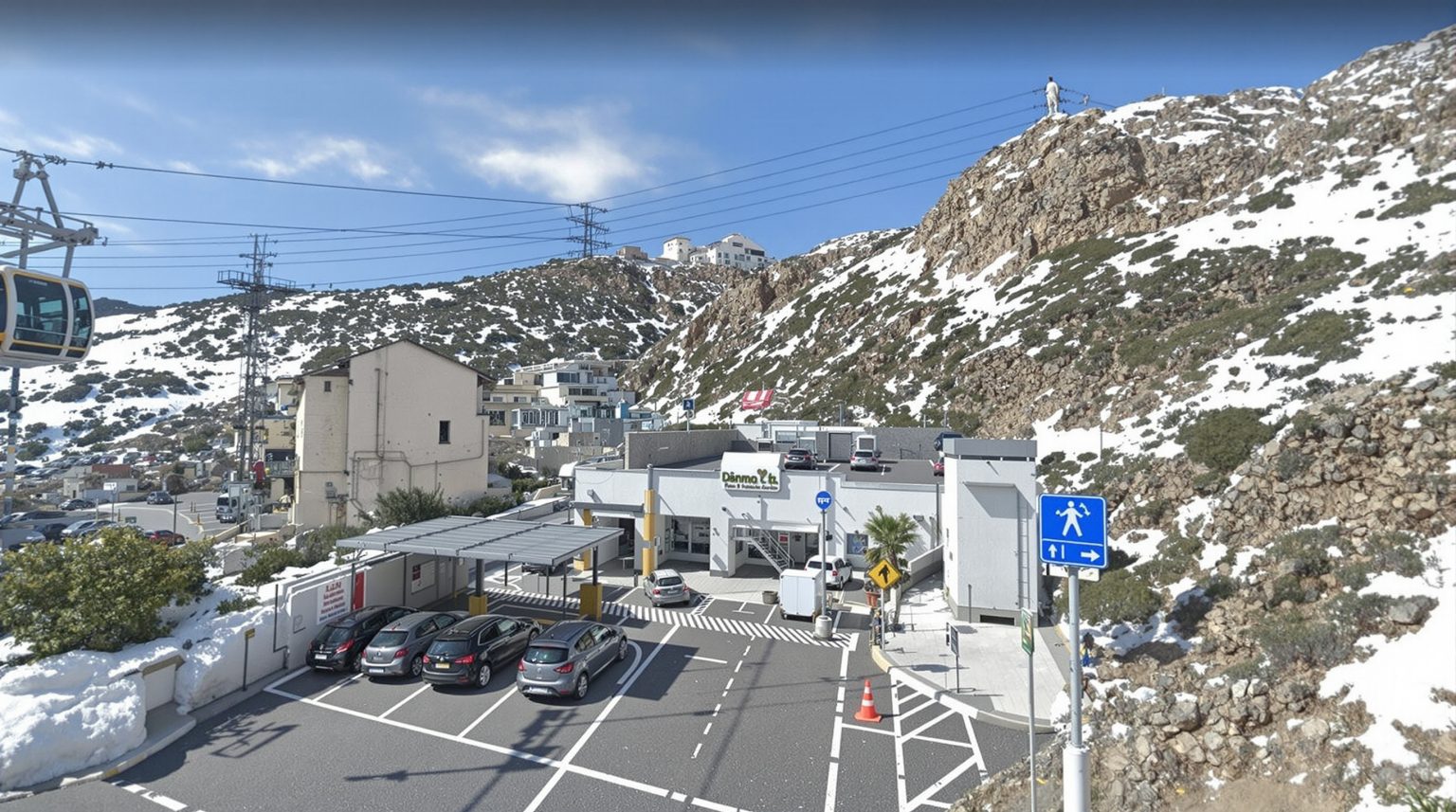 Parking téléphérique Aiguille du Midi : Guide complet pour trouver le meilleur stationnement proche